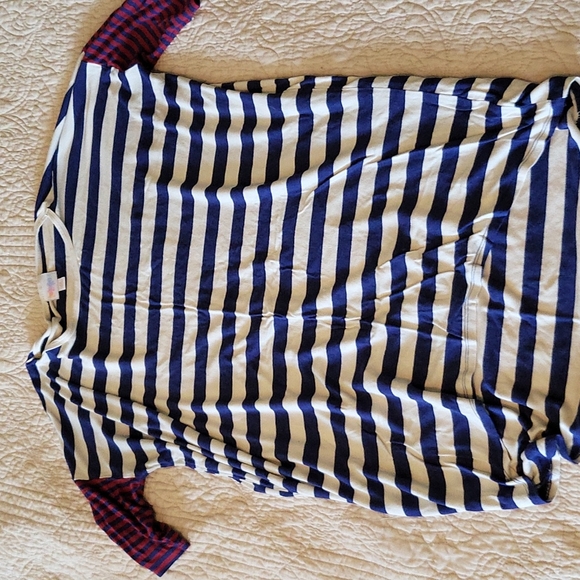 Lularoe Tunic - Picture 1 of 4